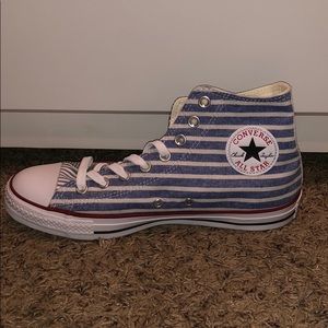 Men’s 8.5 Women’s 10.5 Converse